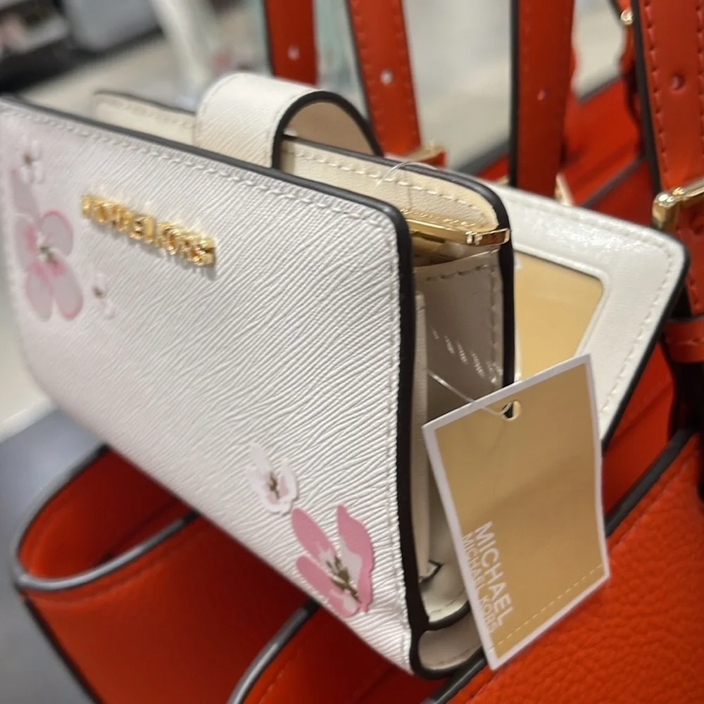 Michael Kors Jet Set Md Floral Embellished Signature Logo Bi-Fold Wallet ZP CN
